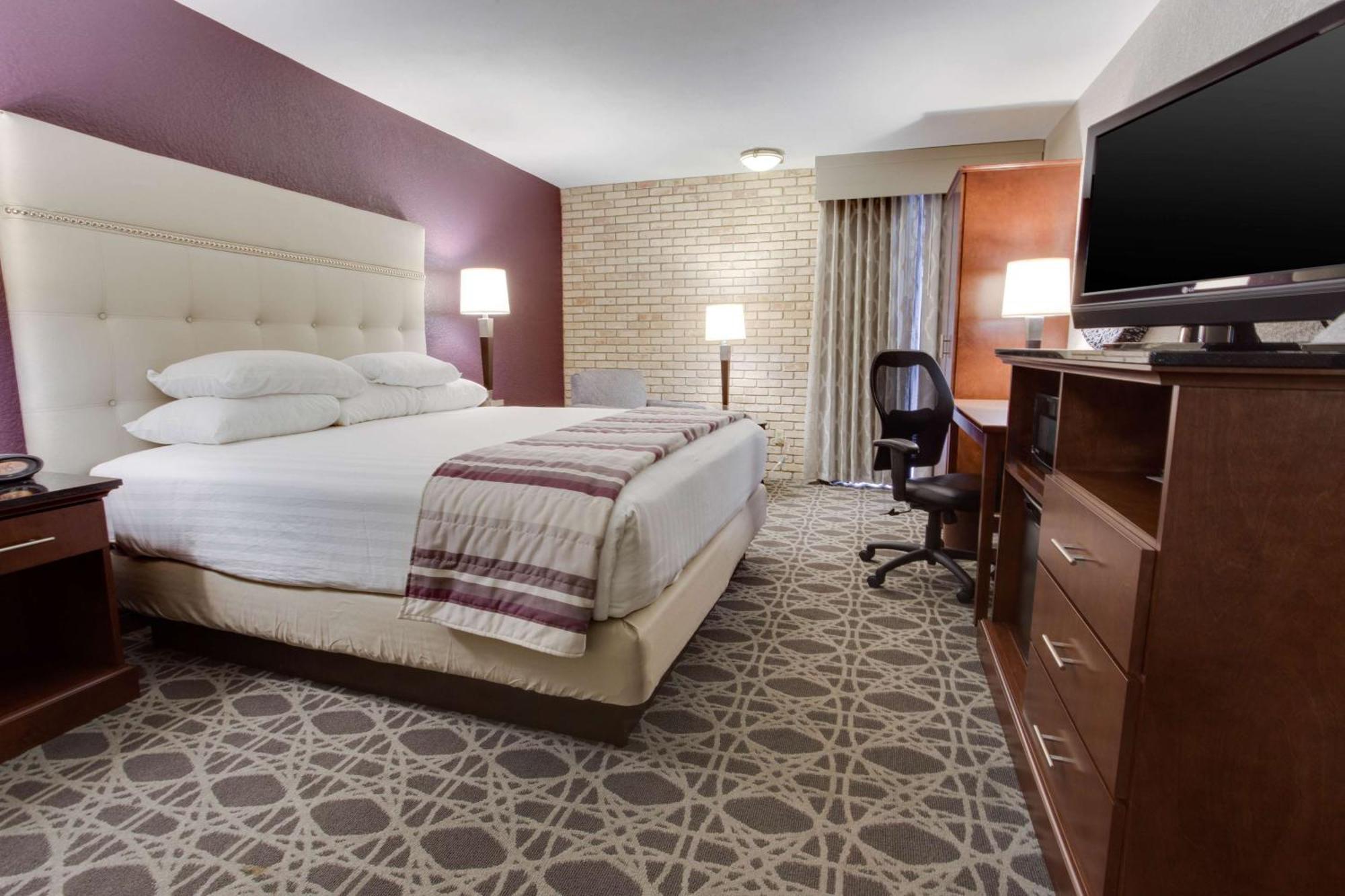 Drury Plaza Hotel San Antonio Airport Exterior photo