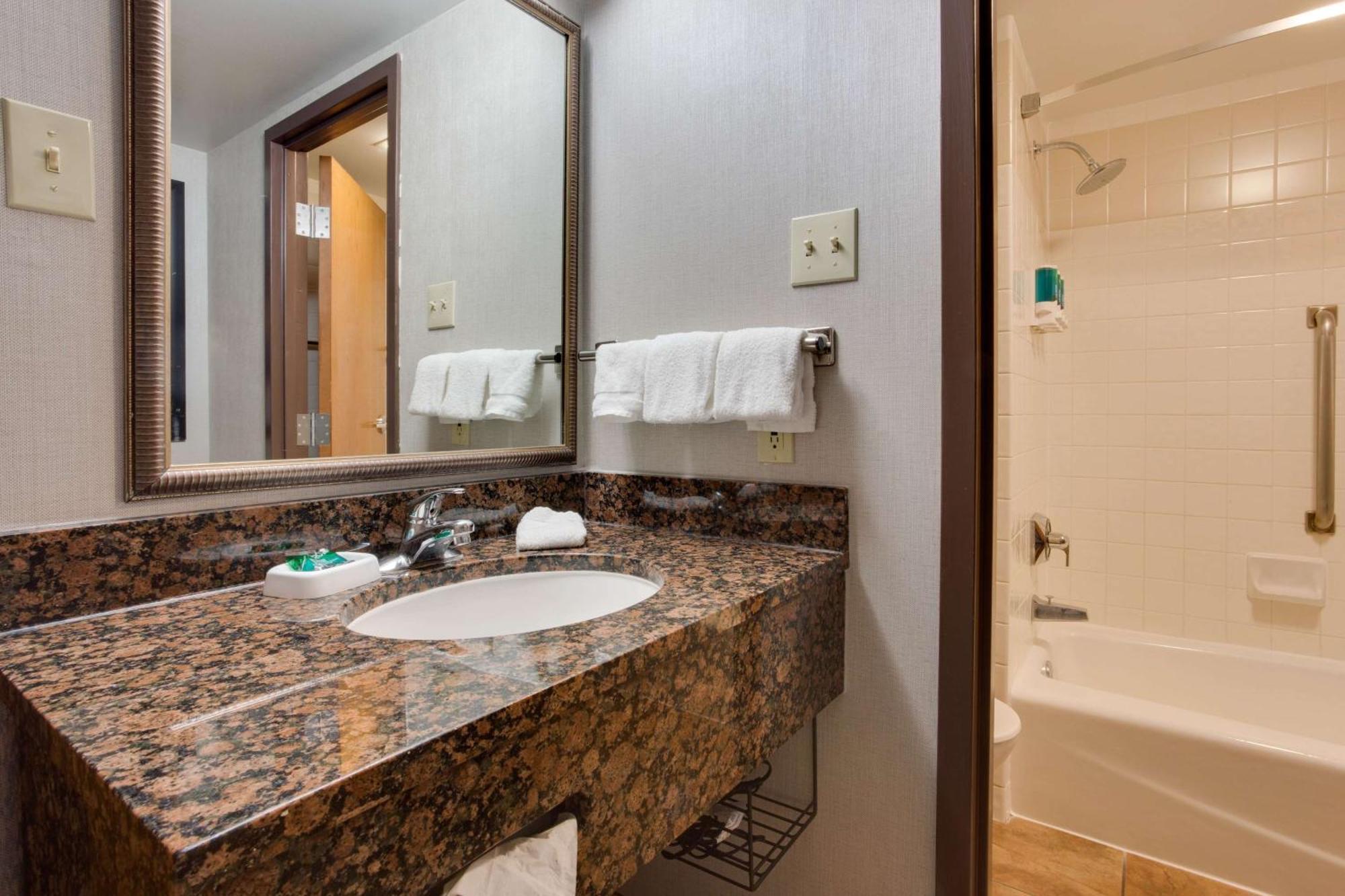Drury Plaza Hotel San Antonio Airport Exterior photo