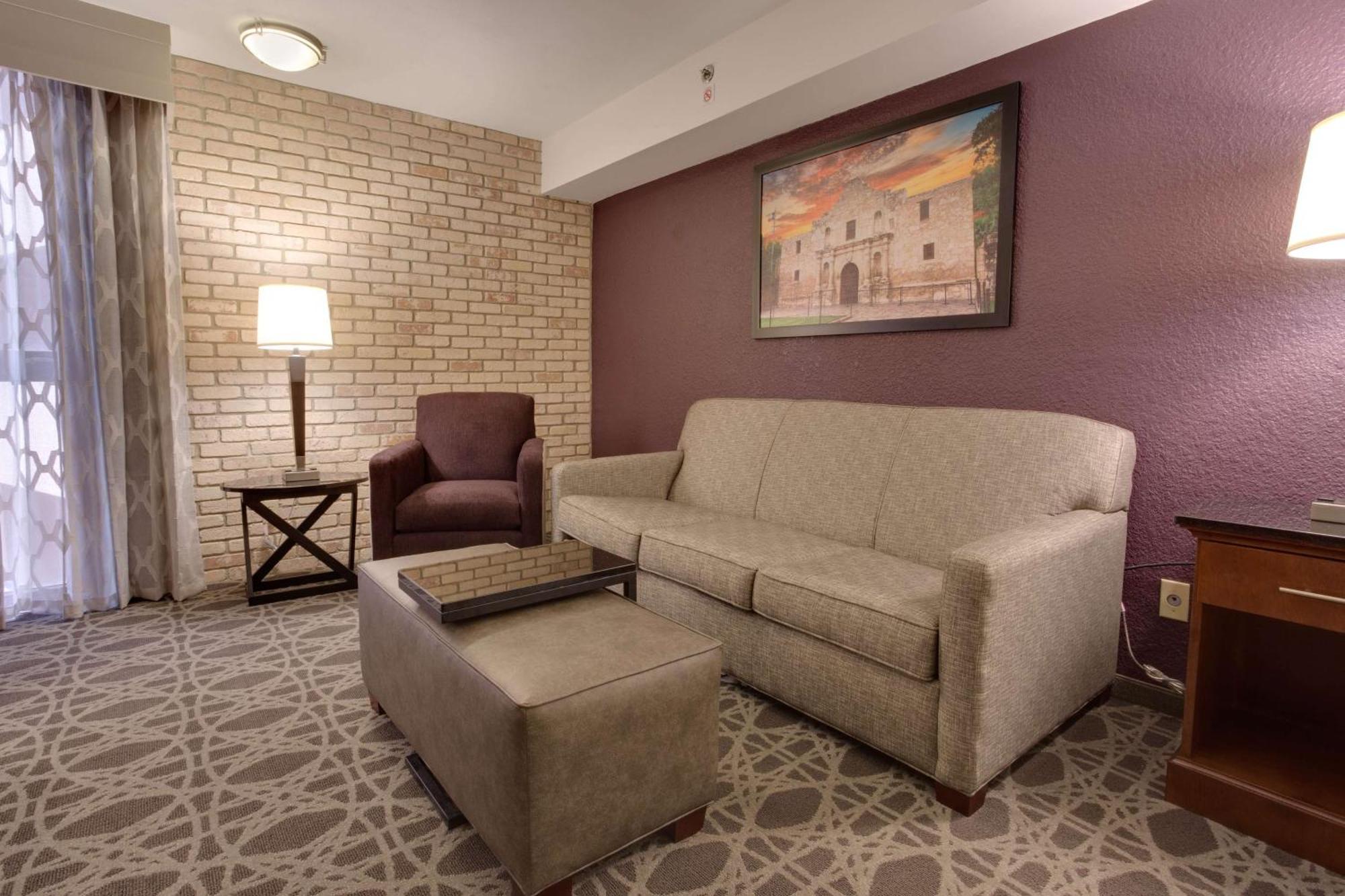 Drury Plaza Hotel San Antonio Airport Exterior photo